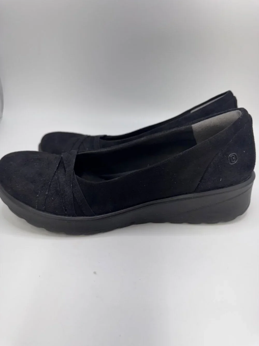 BZees Womens Size 9W Black Slip-On Shoes Cushioned Insoles Lightweight Design